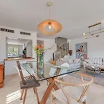 Cozy 3 Bdrm Sunny Townhouse W Bbq And Pool