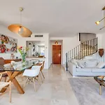 Cozy 3 Bdrm Sunny Townhouse W Bbq And Pool
