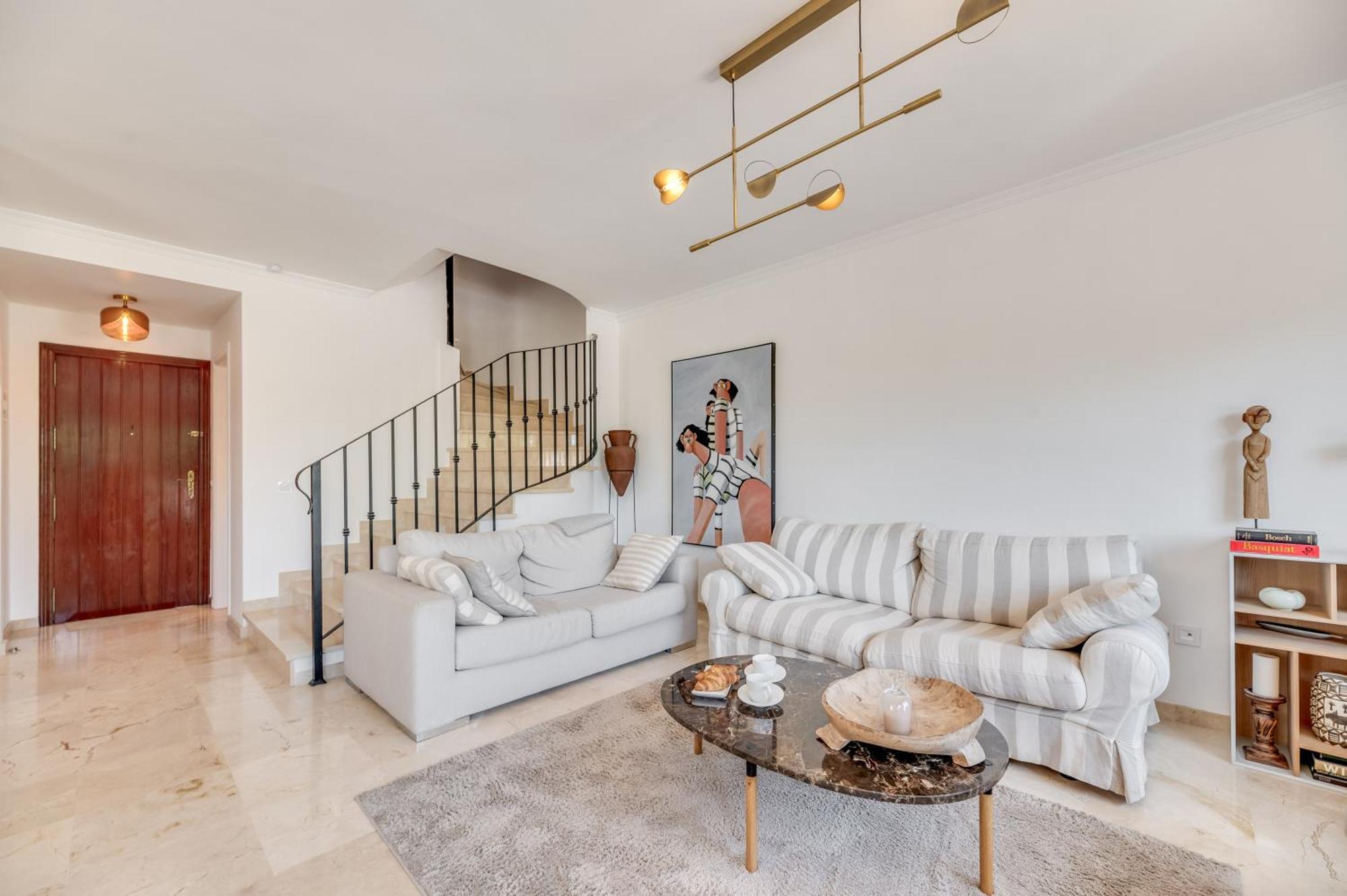 Cozy 3 Bdrm Sunny Townhouse W Bbq And Pool *