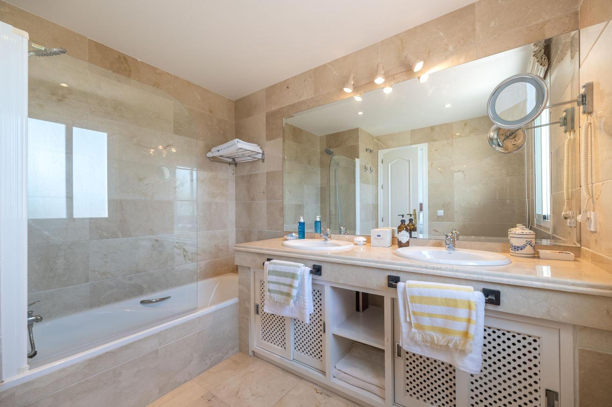 Apartment Cozy 3 Bdrm Sunny Townhouse W Bbq And Pool Marbella