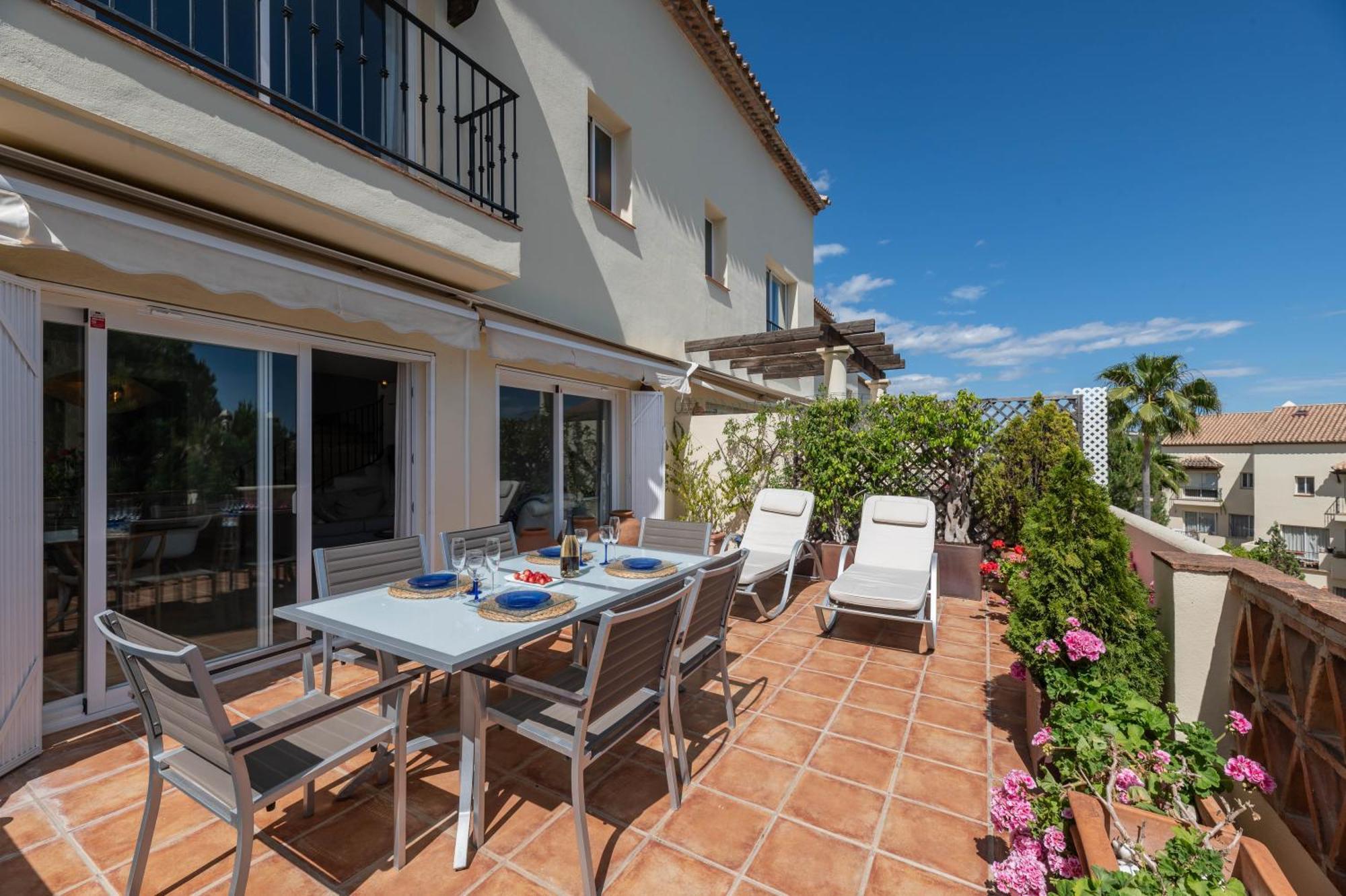 Cozy 3 Bdrm Sunny Townhouse W Bbq And Pool Apartment Marbella