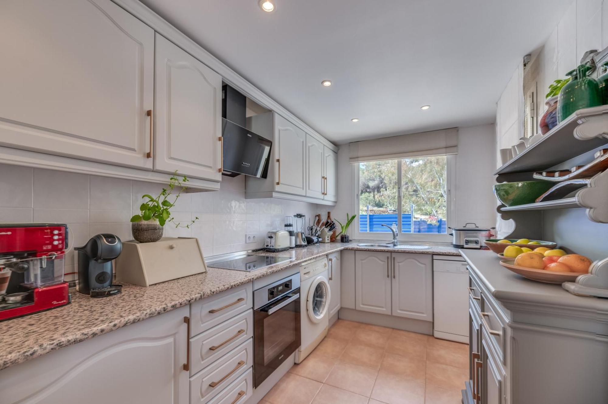 Apartment Cozy 3 Bdrm Sunny Townhouse W Bbq And Pool Marbella