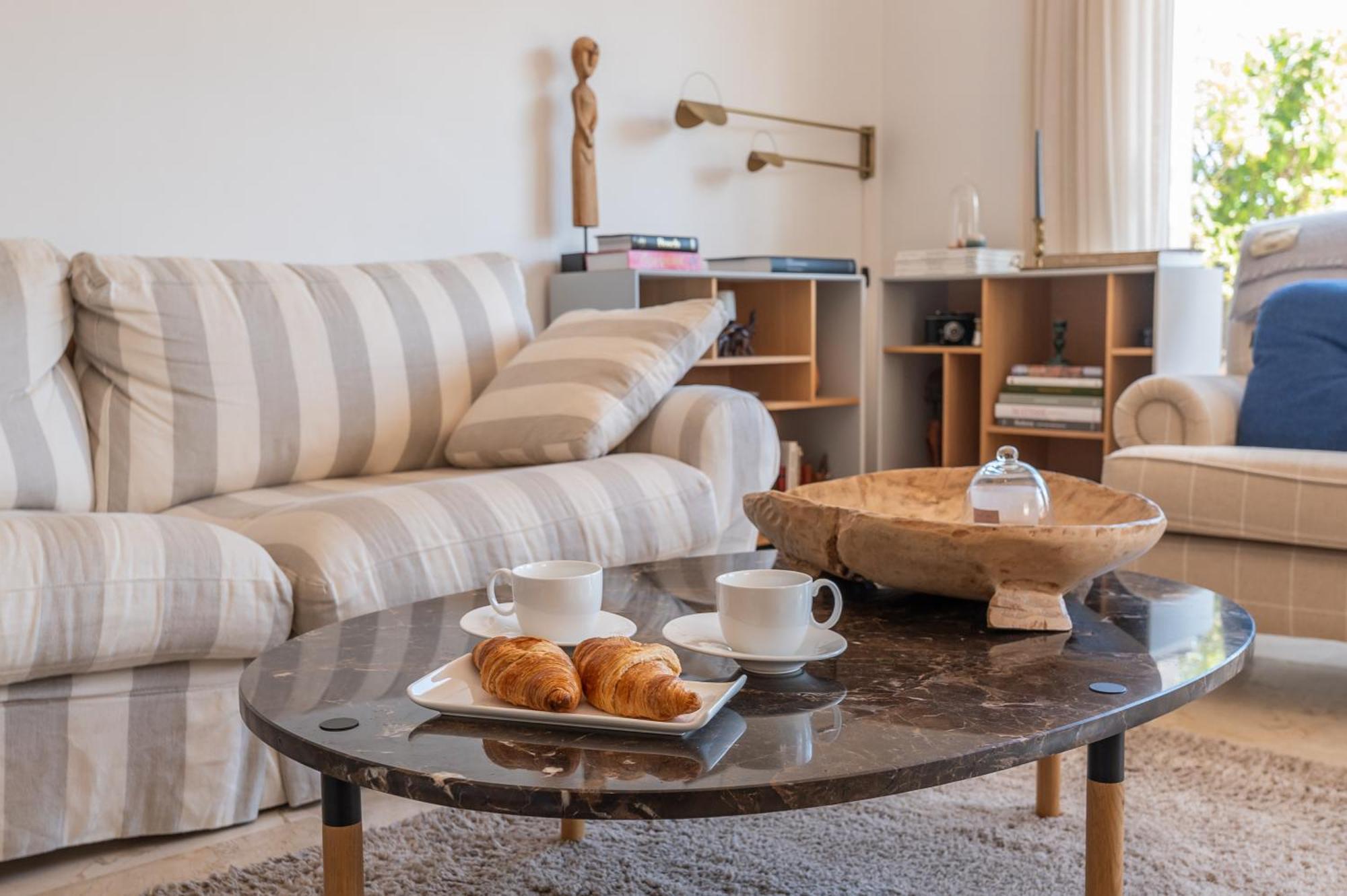 Cozy 3 Bdrm Sunny Townhouse W Bbq And Pool *
