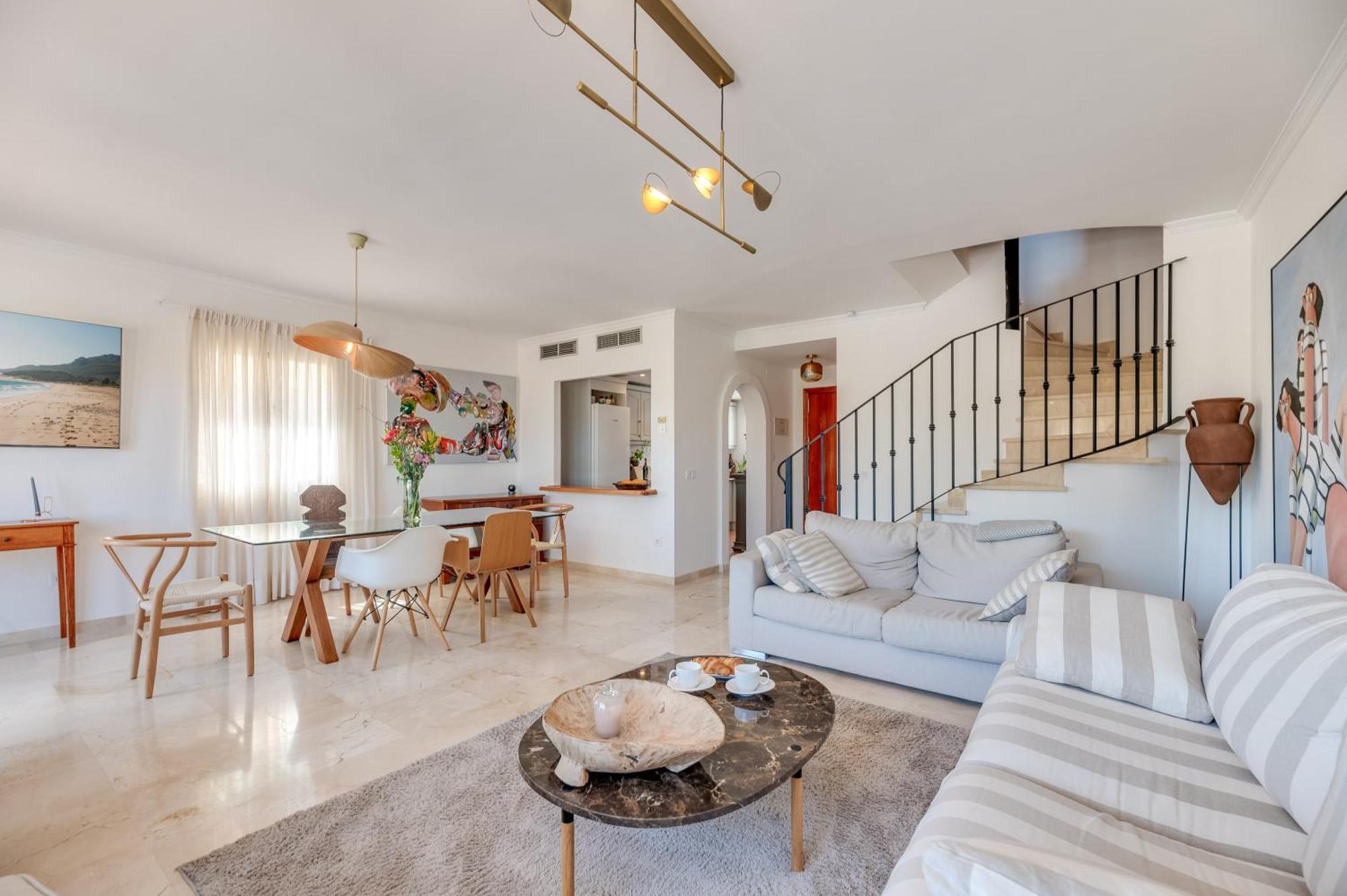 Cozy 3 Bdrm Sunny Townhouse W Bbq And Pool *