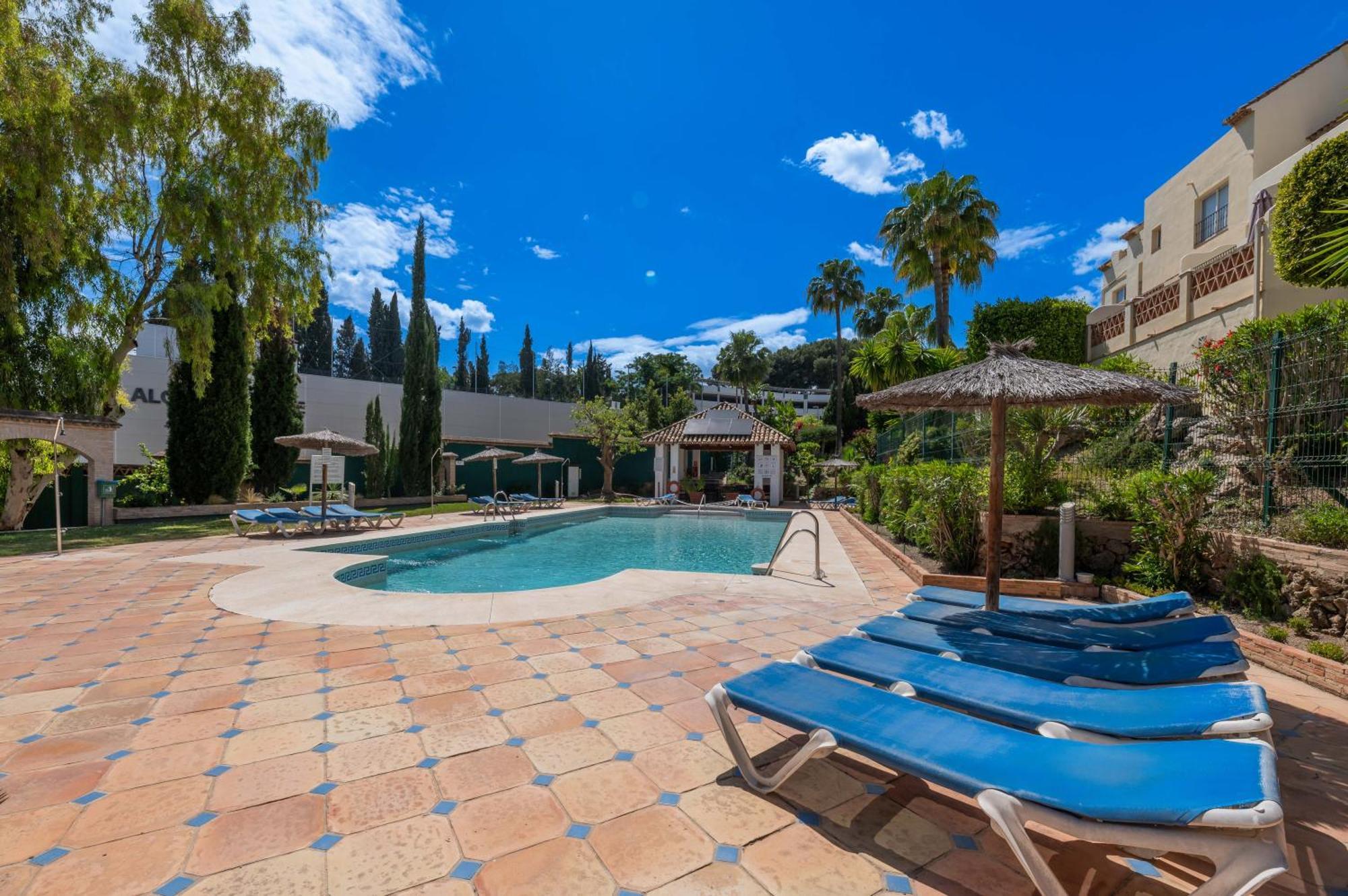 Apartment Cozy 3 Bdrm Sunny Townhouse W Bbq And Pool Marbella