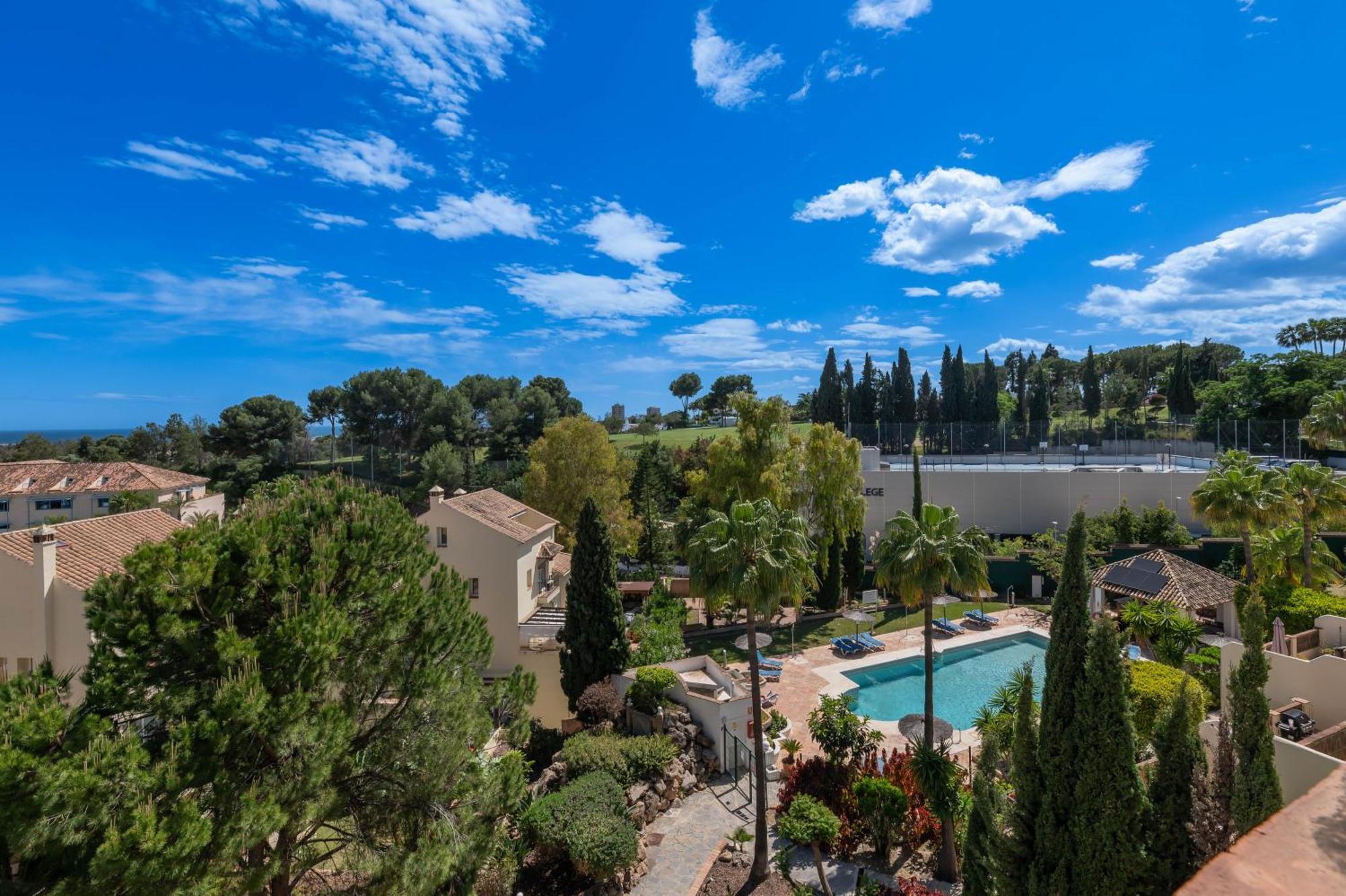 Cozy 3 Bdrm Sunny Townhouse W Bbq And Pool Apartment